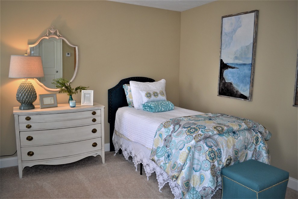 Photo of a mid-sized traditional guest bedroom in Boston with beige walls, carpet and beige floor.