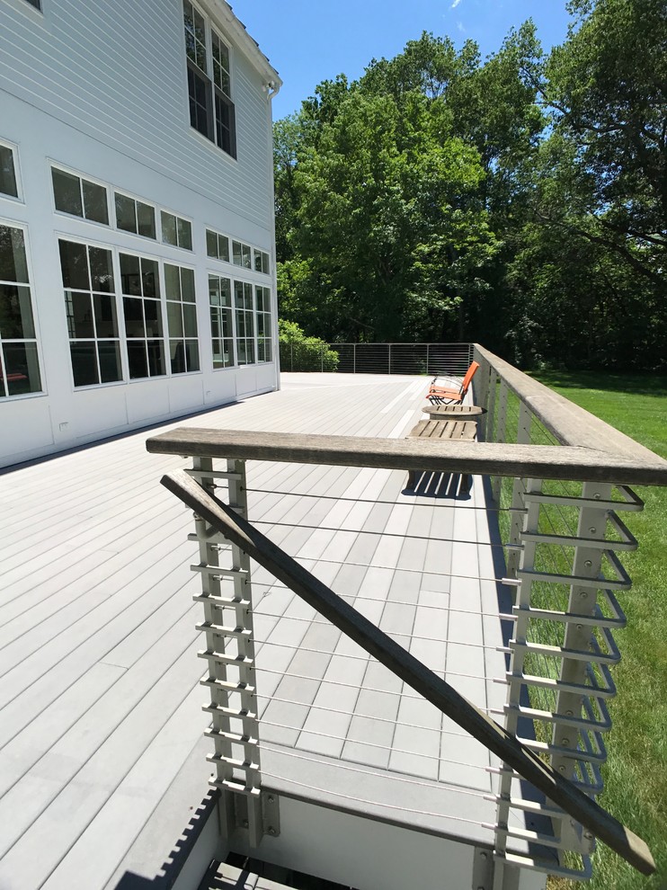 Transitional deck photo in Bridgeport