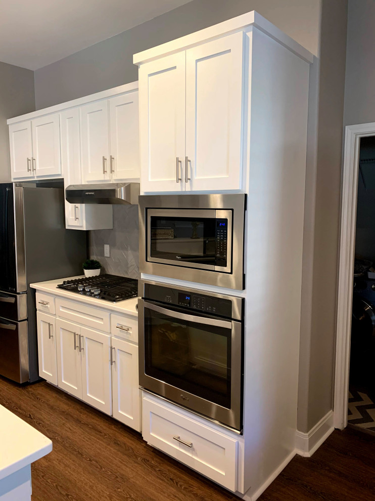 Kitchen - kitchen idea in Austin
