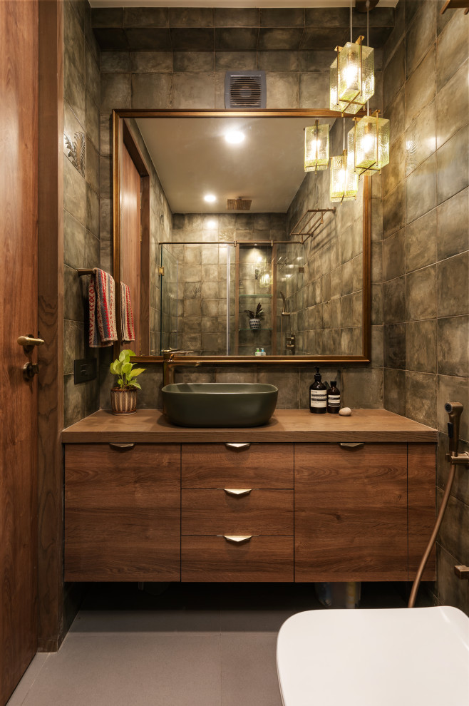 Design ideas for a contemporary bathroom in Mumbai.