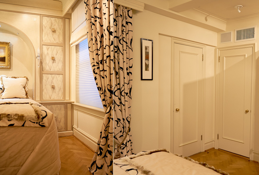 Home design - small contemporary home design idea in New York