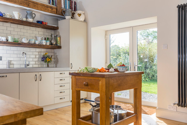 A kitchen for a chef traditional-kitchen