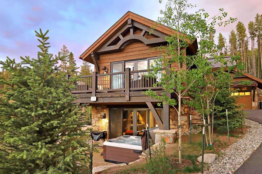 Home design - rustic home design idea in Denver