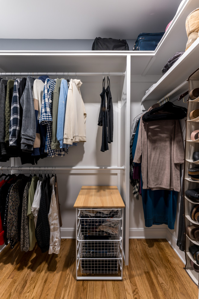 Indian Lake Walnut Bathrooms