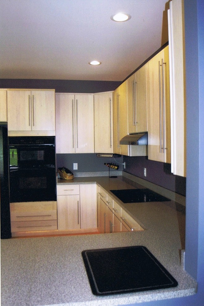 Example of a transitional kitchen design in Cincinnati