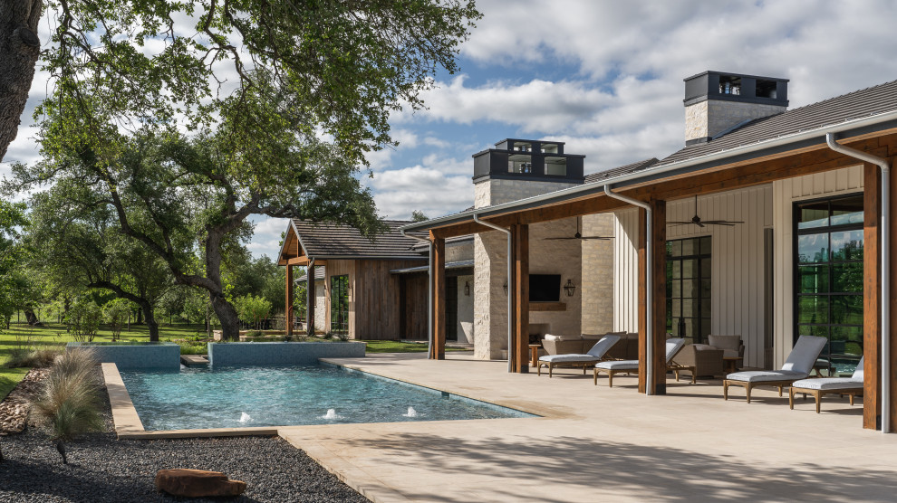 Example of a mountain style pool design in Austin