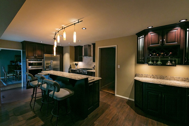 Transitional Kitchen modern-kueche