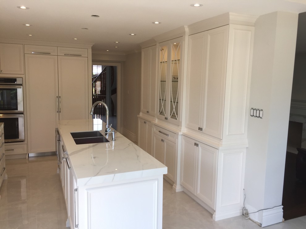 Inspiration for a transitional kitchen remodel in Toronto