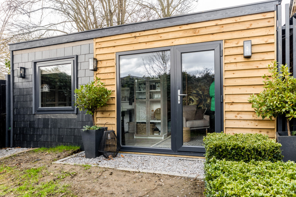 Bespoke Cosy Outdoor Home Office