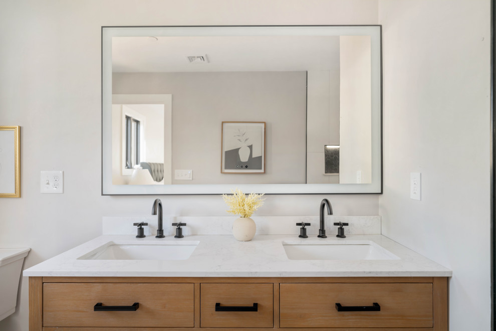 Inspiration for a transitional bathroom remodel in Boston