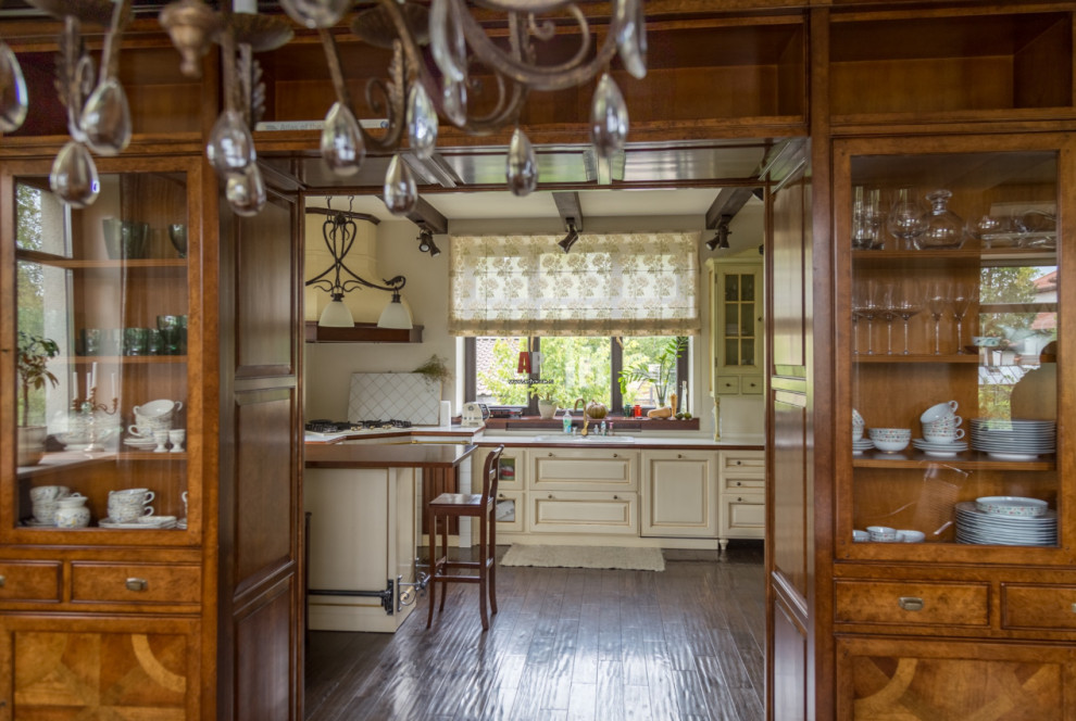 Дом на крутом склоне