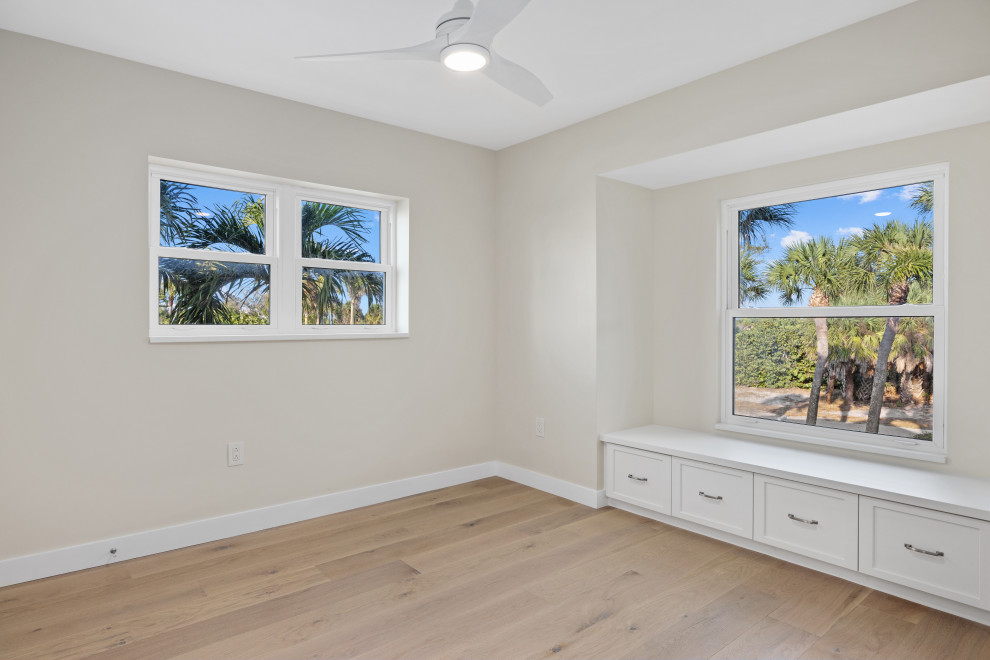 The Gulf Shores Residence - Beachfront Modern Living