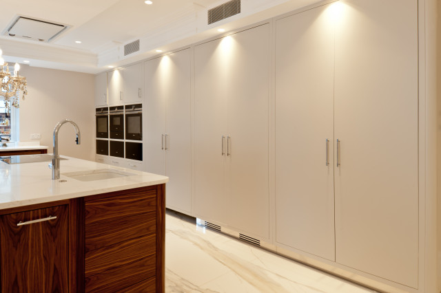 Orpington Kitchen traditional-kitchen