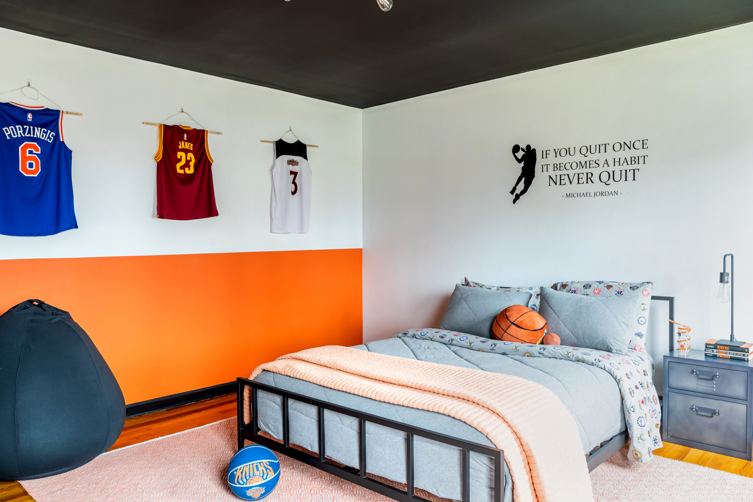 Teen Boy Bedroom - Basketball Themed