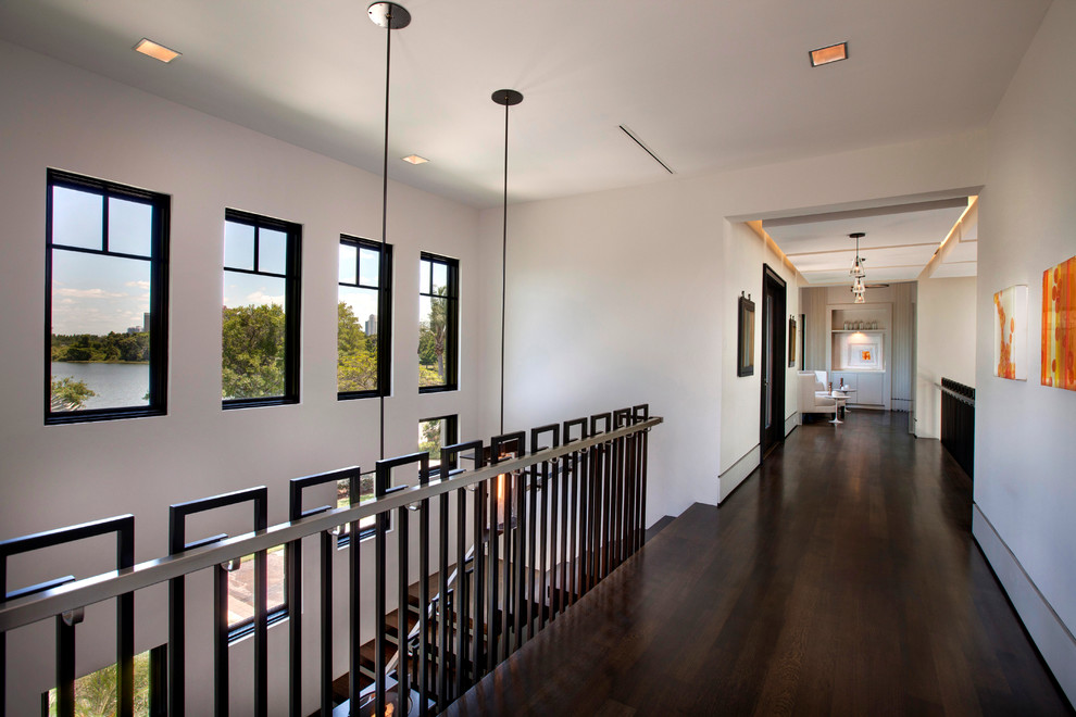 This is an example of a contemporary hallway in Orlando.