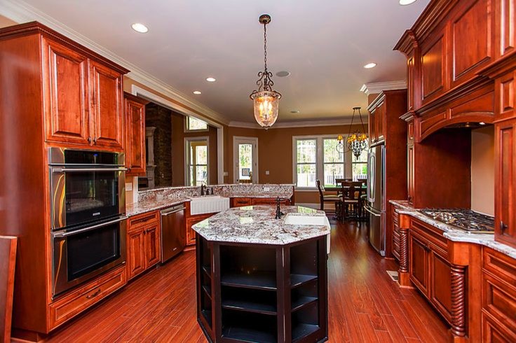 Kitchen - traditional kitchen idea in Atlanta