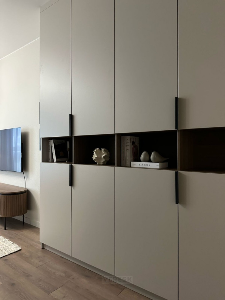 Распашные шкафы