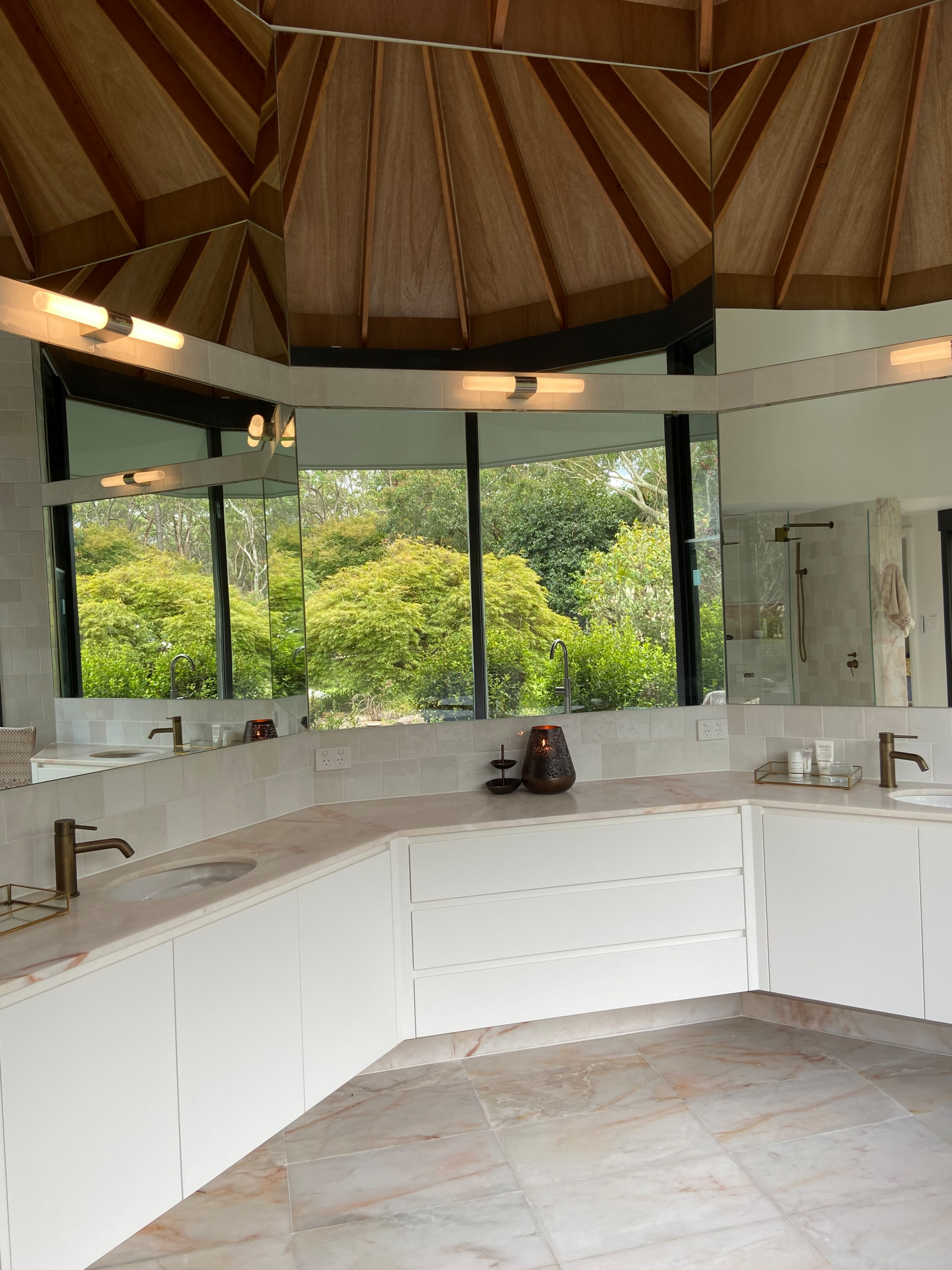 REBUILD OF A GRAND  BATHROOM