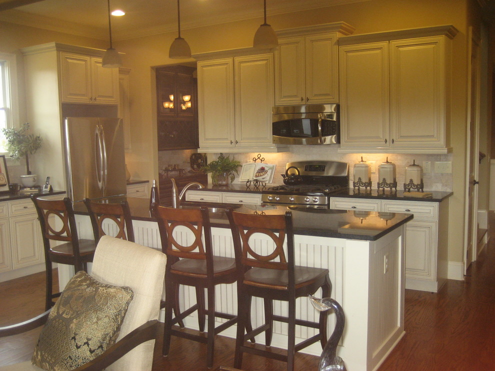 Example of a trendy kitchen design in Atlanta