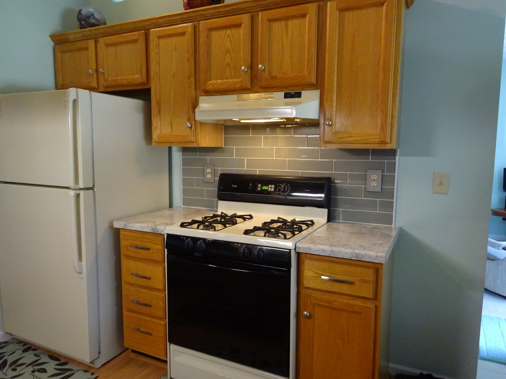 Transitional kitchen photo in Chicago