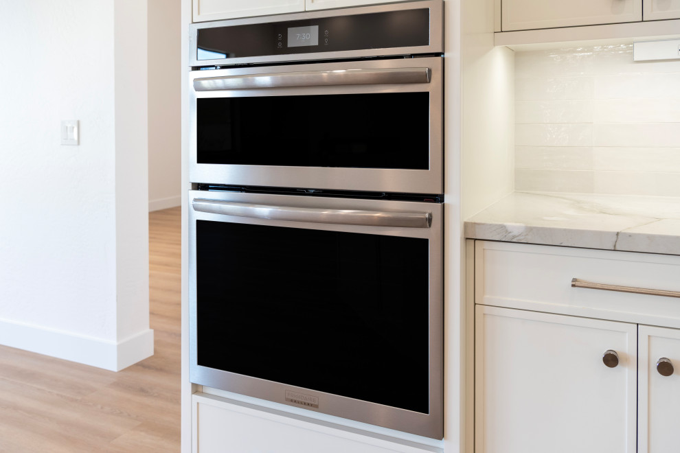 Kitchen - kitchen idea in Phoenix