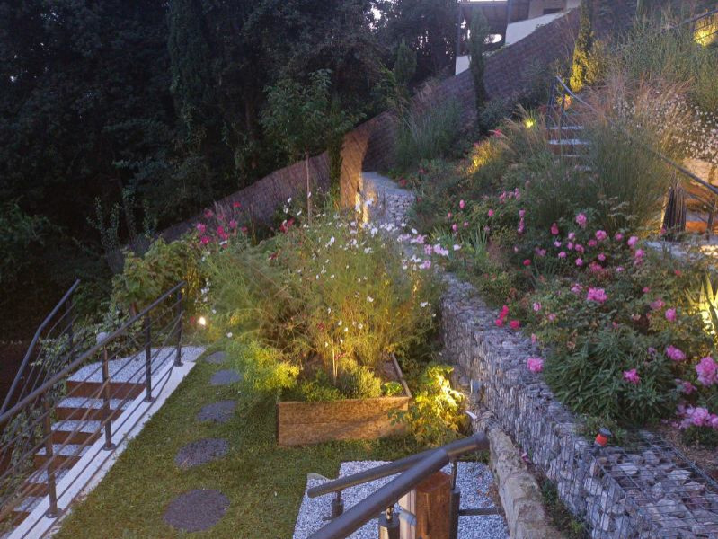 Jardin sur les falaises rocheuses