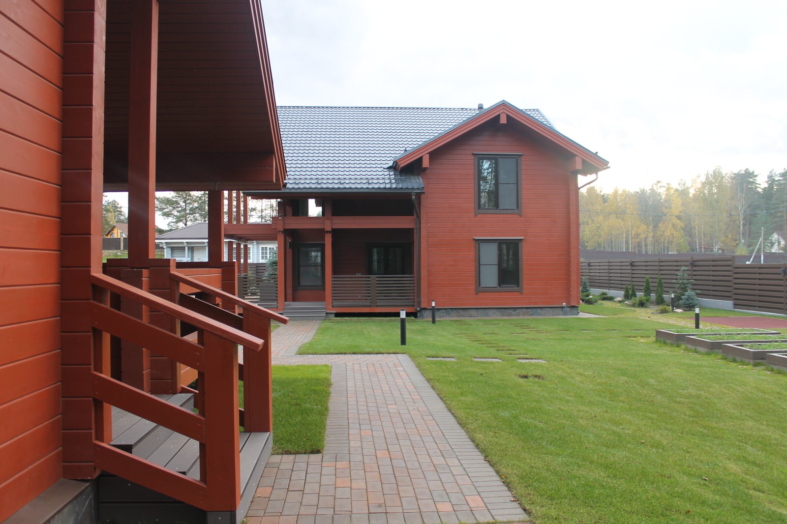 Отделка дома и бани из клееного бруса