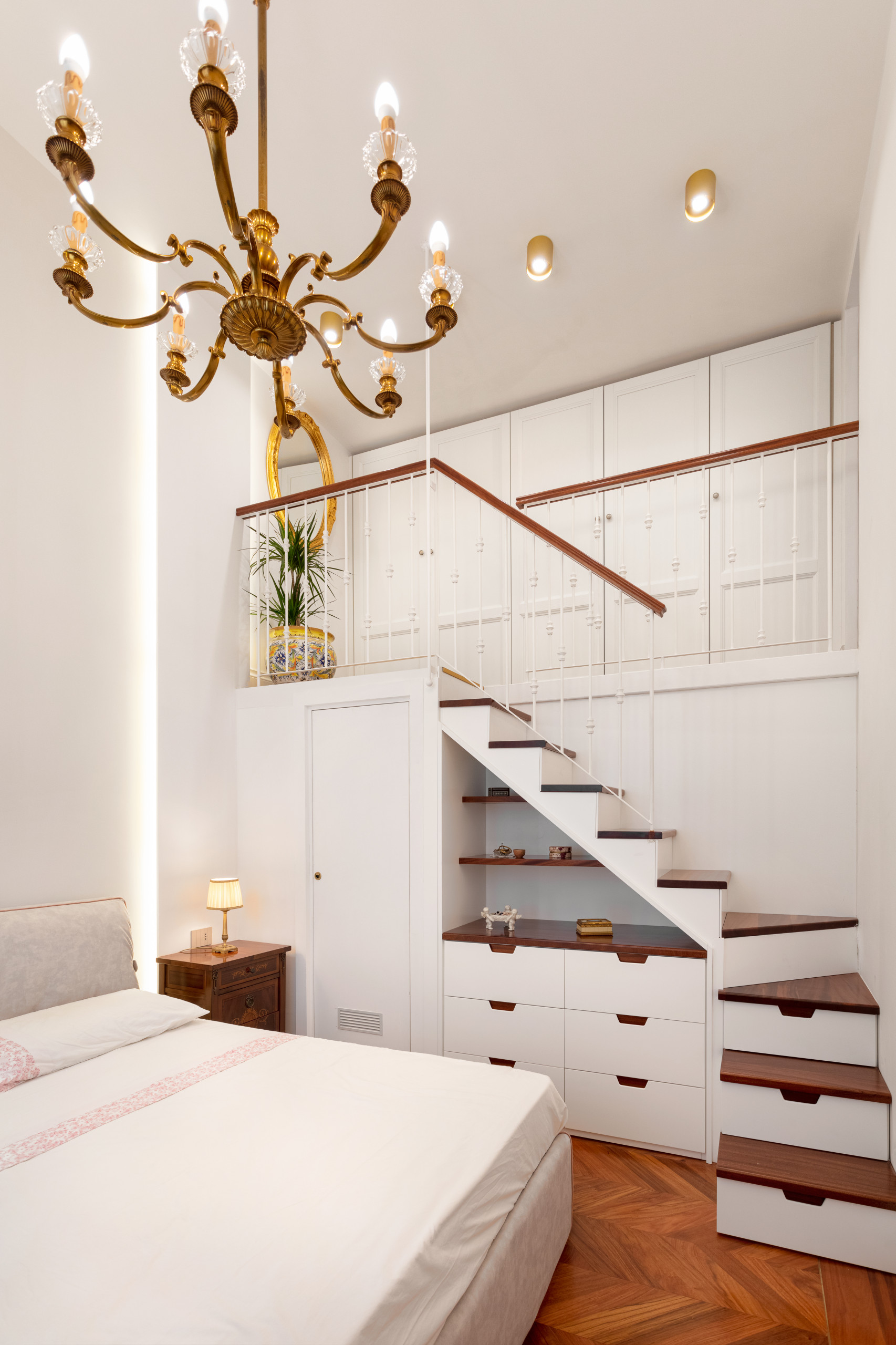 Camera da letto classica bianca - Foto, Idee, Arredamento - Settembre 2023  | Houzz IT