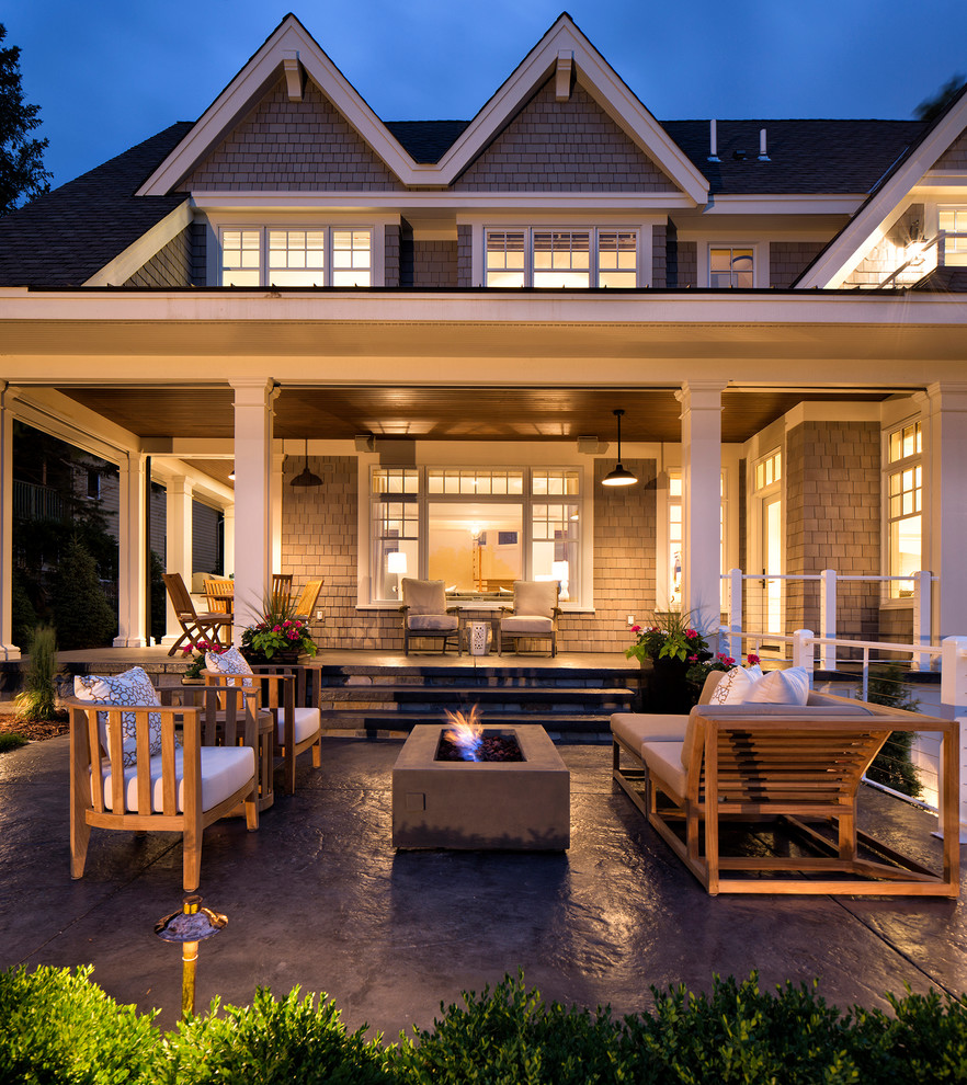 Design ideas for an expansive traditional patio in Minneapolis.