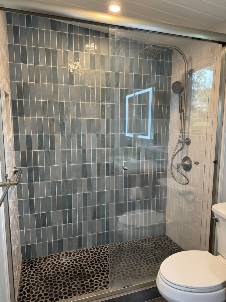 Stacked Tile Master Bathroom in El Cerrito