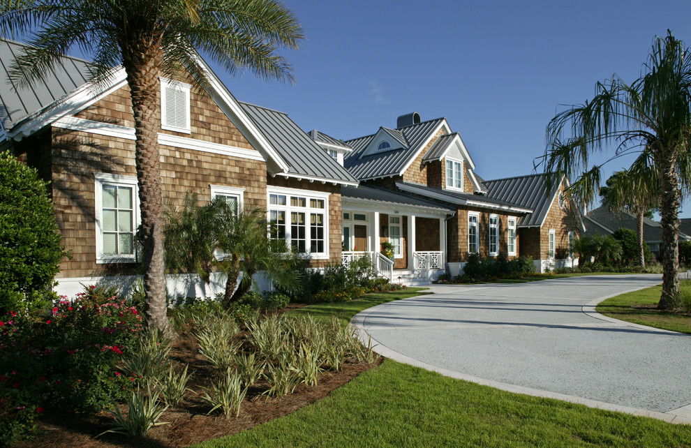 Transitional home design in Jacksonville.