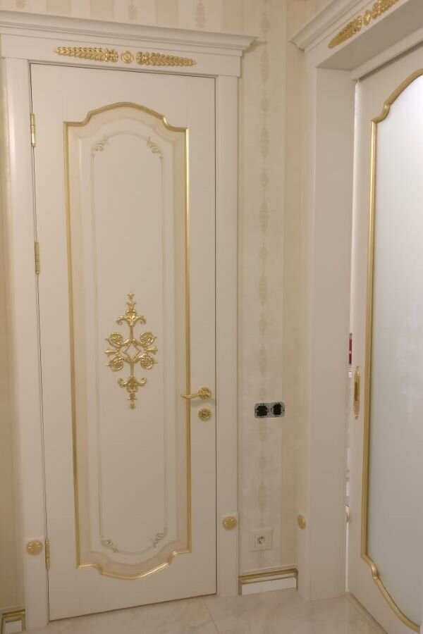 Окрашенные двери