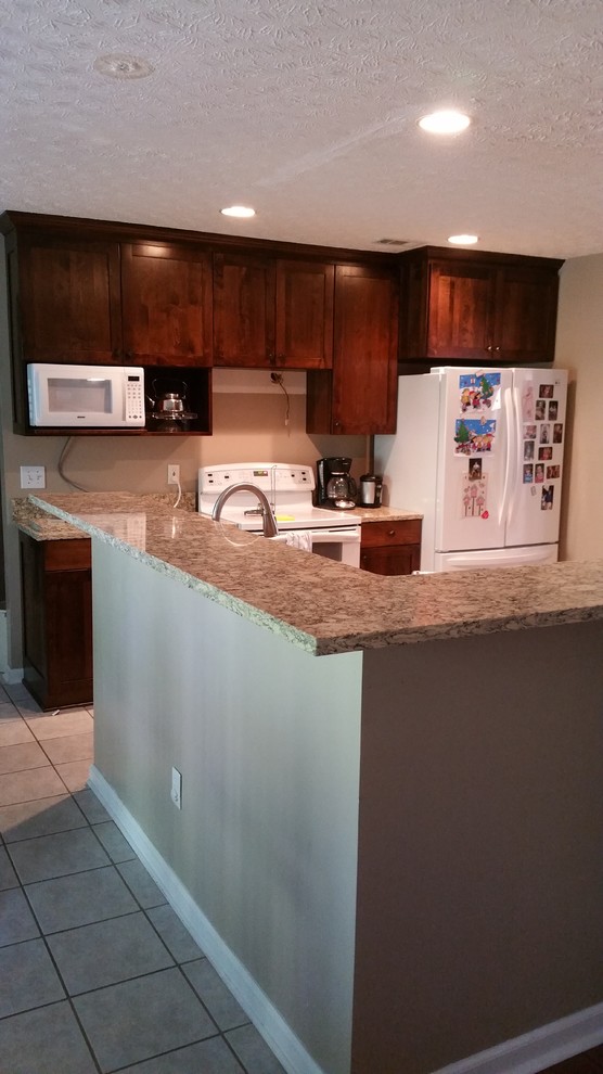 Kitchen - traditional kitchen idea