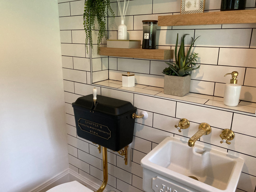Black & White Thomas Crapper Bathroom - Brasted Chart