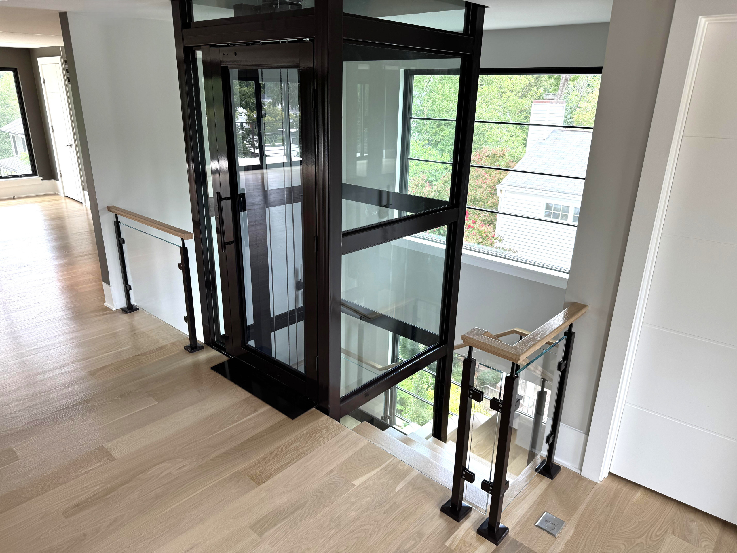 136_Modern Mono-Beam Encircling Glass Elevator, Bethesda, MD 20814