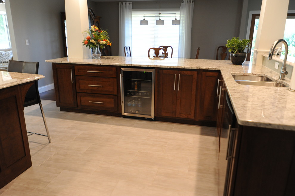 Inspiration for a transitional kitchen remodel in Chicago