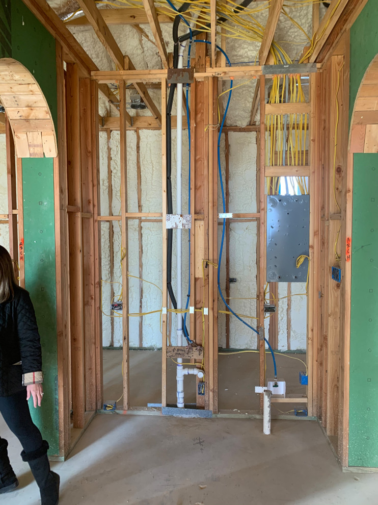 Example of a transitional home design design in Austin