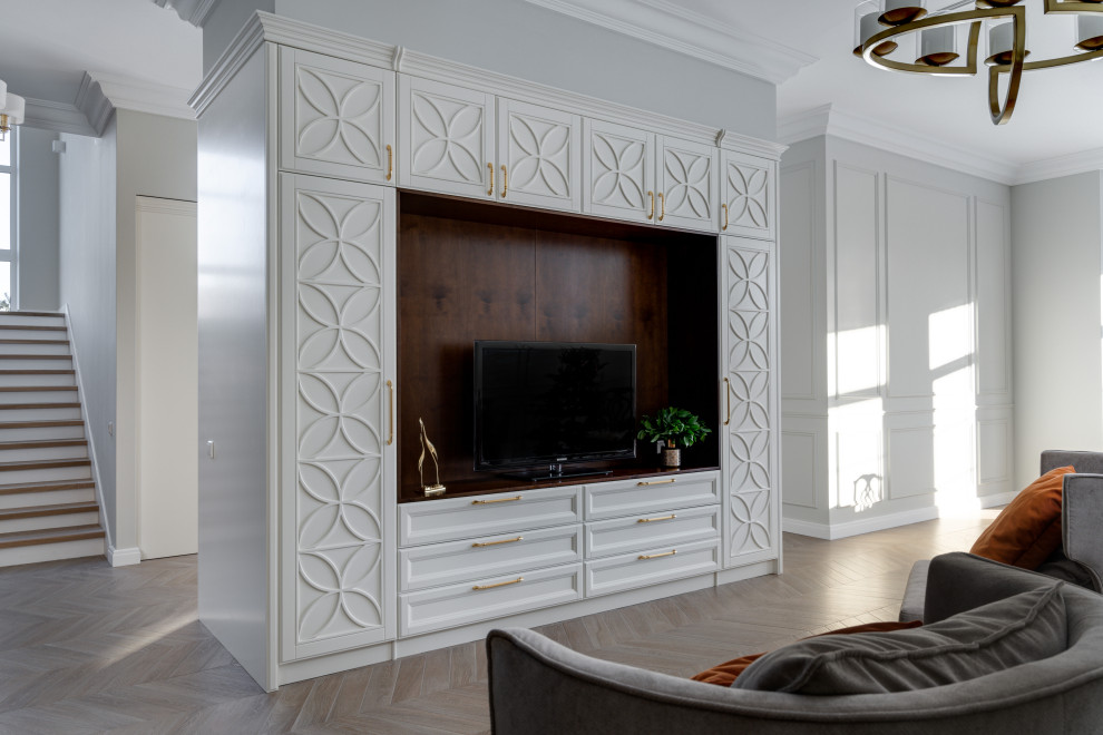 Просторная гостинная с функциональной мебелью