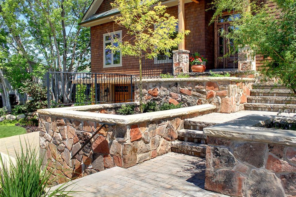 Inspiration for a traditional patio in Salt Lake City.