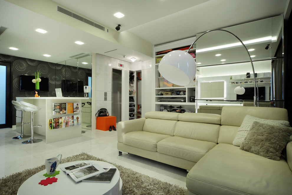 Design ideas for a modern living room in Singapore.