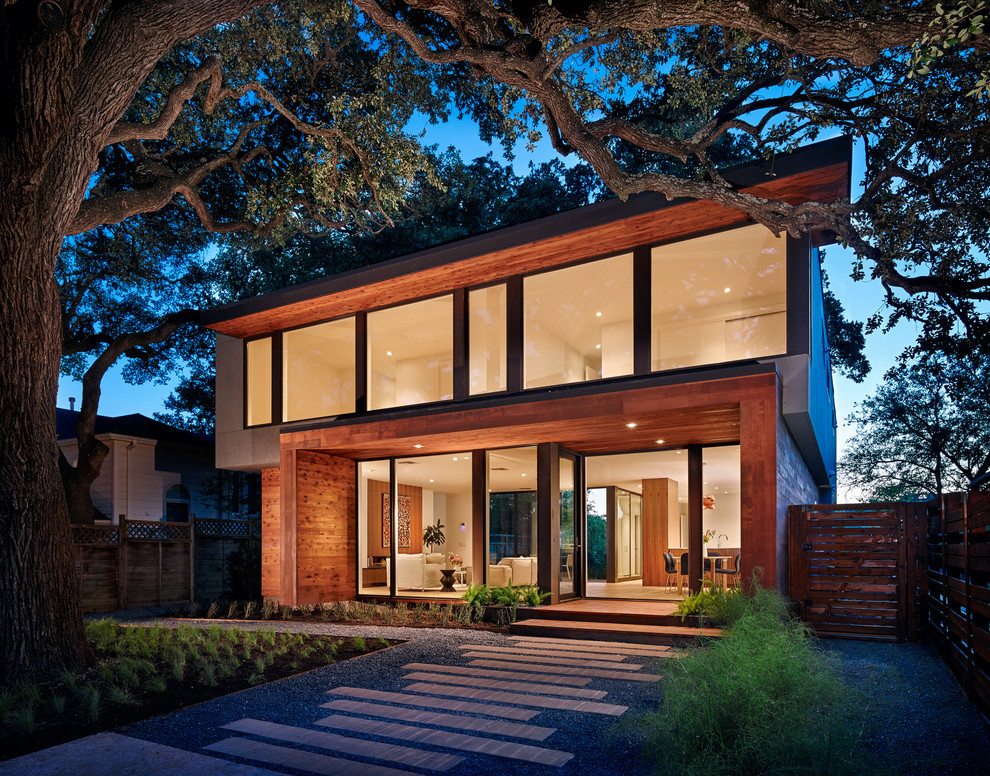 This is an example of a contemporary home design in Austin.