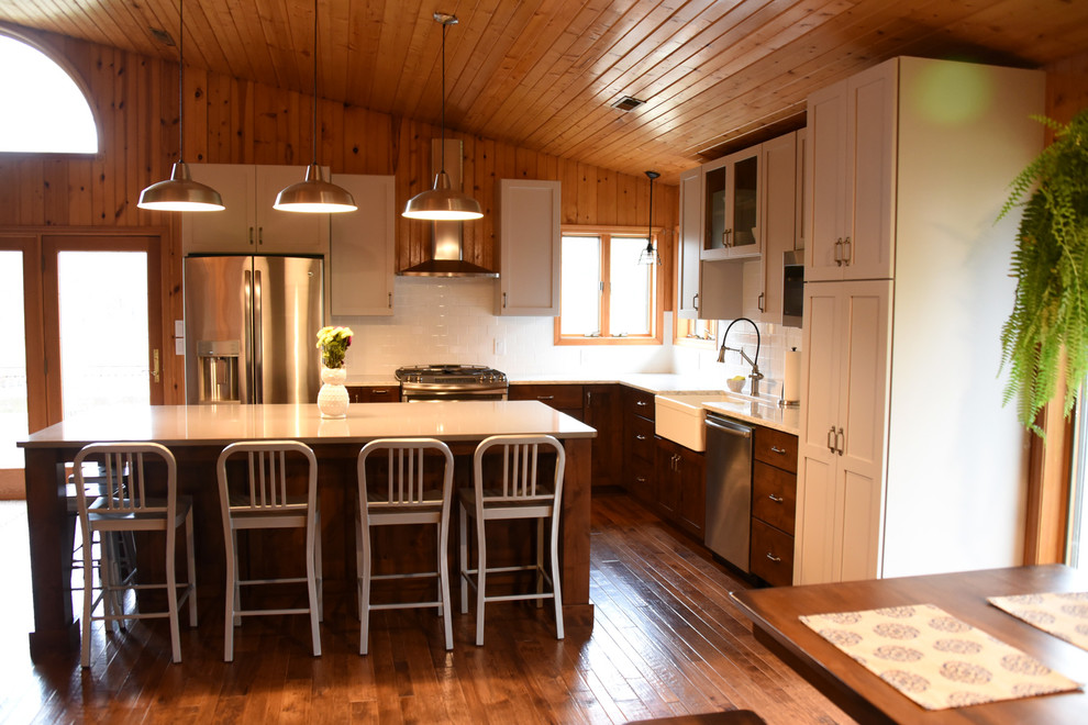 Inspiration for a transitional kitchen remodel in Chicago