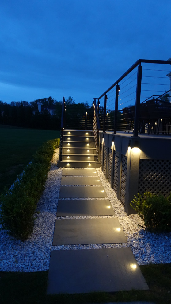 Transitional home design photo in New York