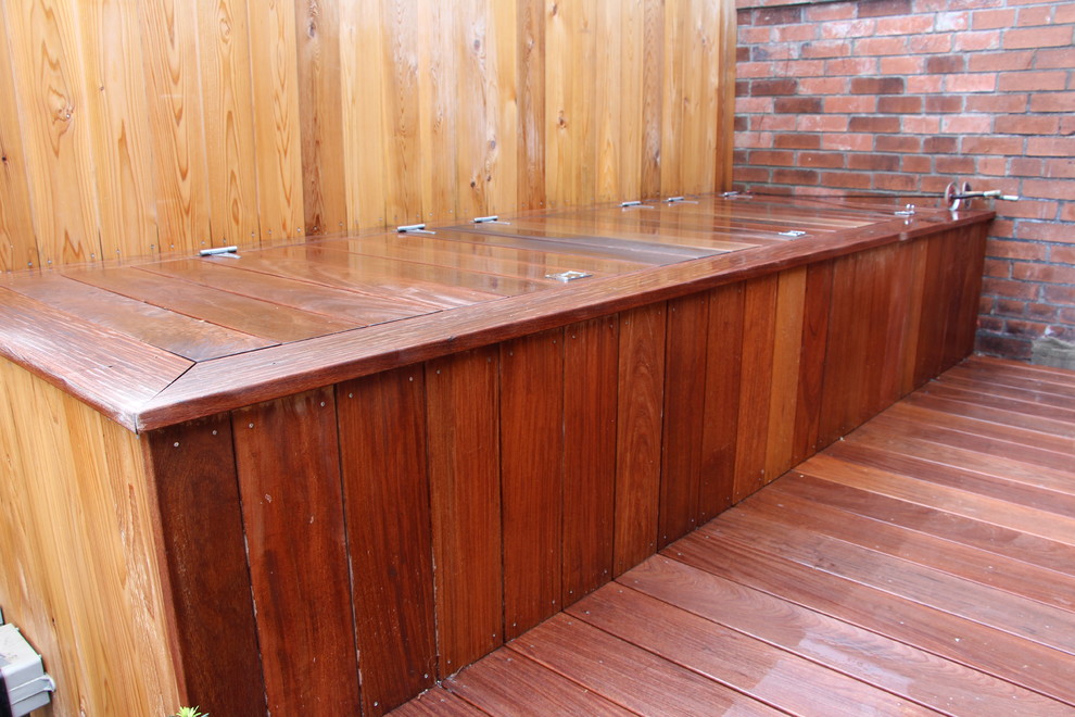 Inspiration for a transitional home design remodel in Toronto