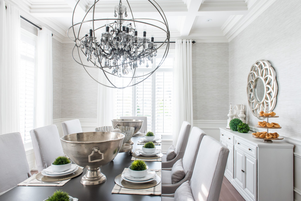 Inspiration for a transitional home design remodel in Toronto