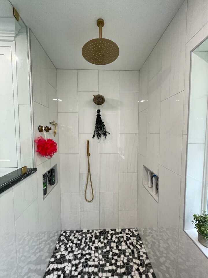Shower Large Master Bathroom