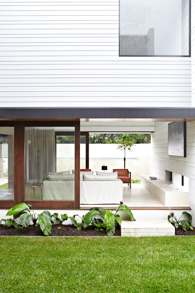 Design ideas for a contemporary exterior in Brisbane.