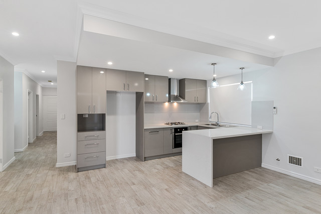 Kitchen transitional-kitchen