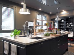 Cómo sacar partido a los estantes abiertos de una cocina