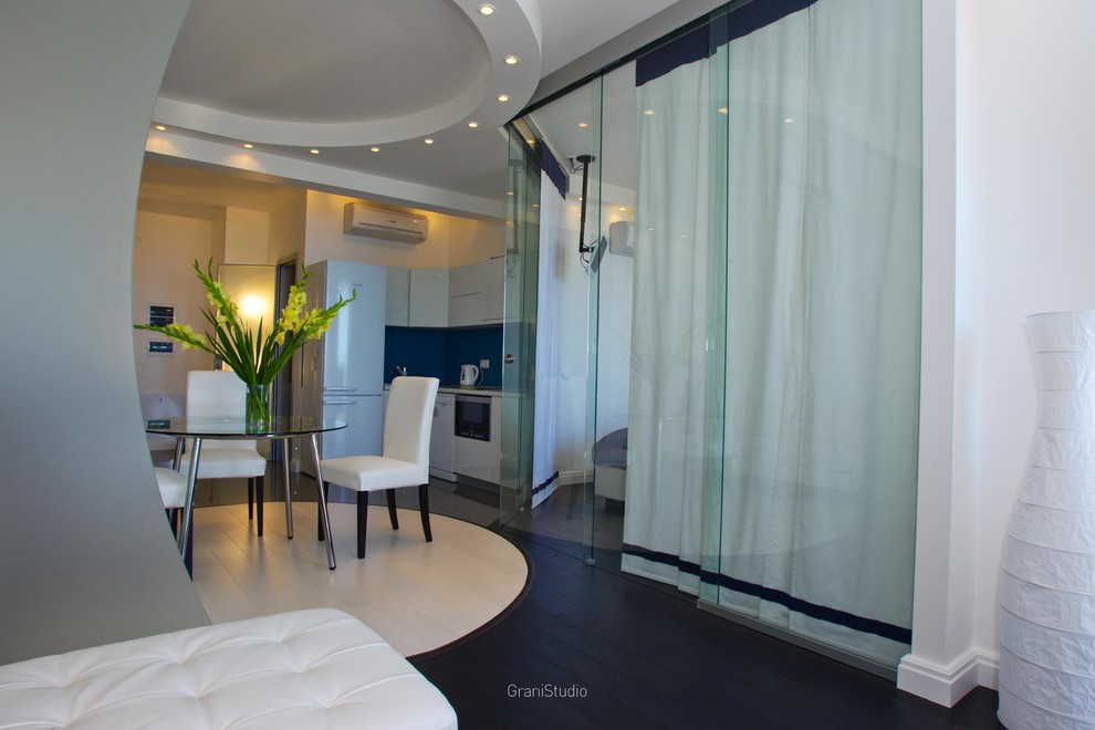 Где-то на море